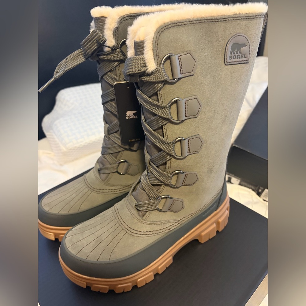 Sorel Women's Gray and Brown Winter Boots